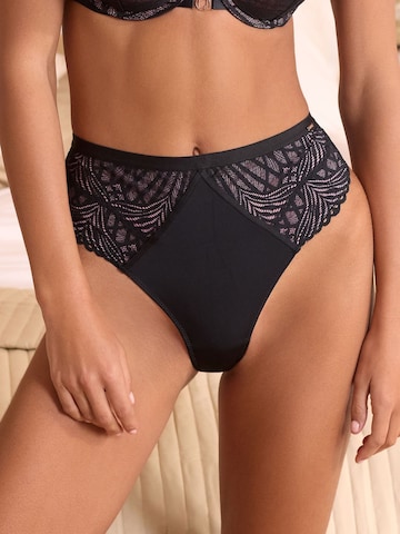 Lipsy Slip in Schwarz