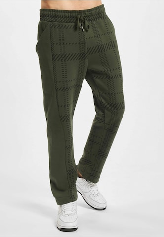 Thug Life Regular Pants in Green: front