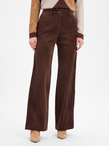 Marie Lund Flared Pleat-Front Pants in Brown: front