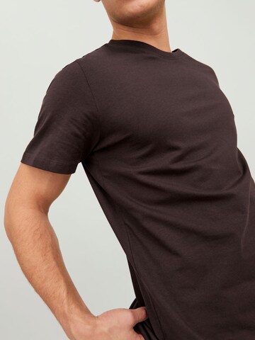 JACK & JONES Regular Fit T-Shirt 'JJENoa' in Braun