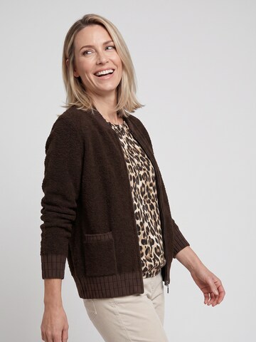 Olsen Strickjacke in Braun: Vorderseite