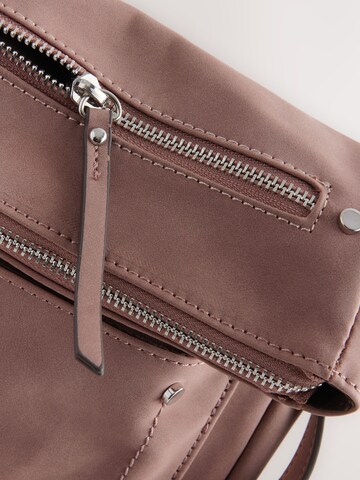 Next Messenger in Brown