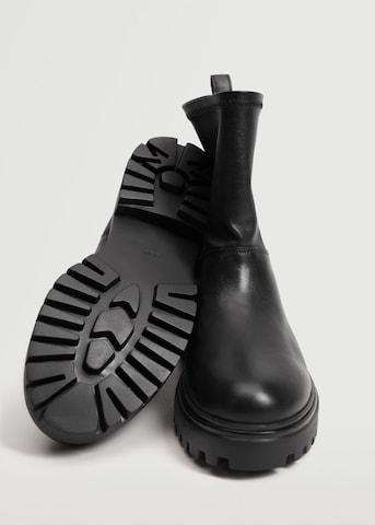 Botine de la MANGO pe negru