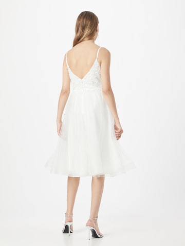 Robe de cocktail Laona en blanc