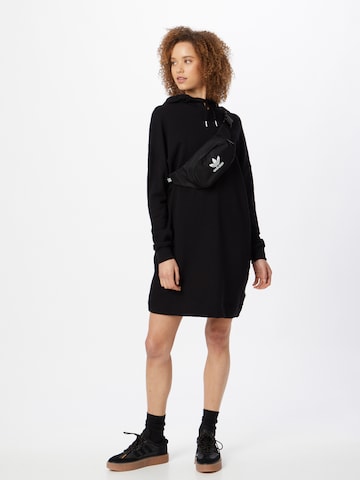 Robe Urban Classics en noir