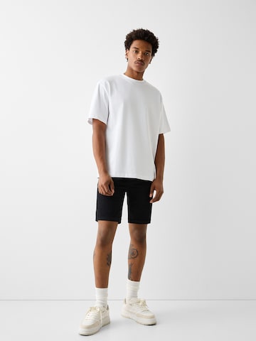 Bershka Regular Shorts in Schwarz