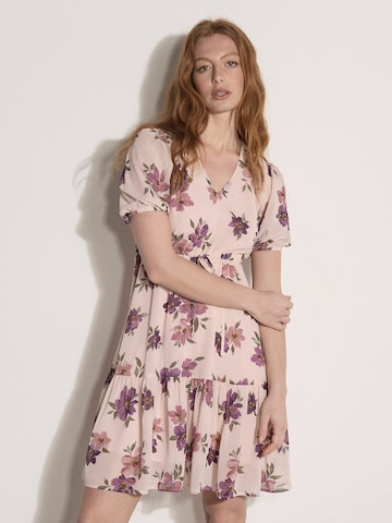 Robe ' ' Apricot en rose : devant