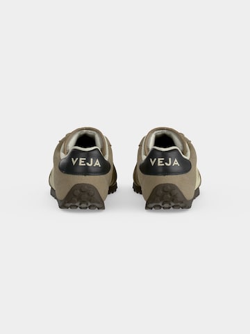 Veja Sneaker in Grau
