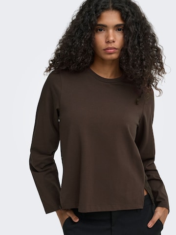 ONLY Top 'LANIA' in Bruin