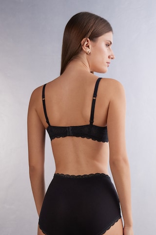 INTIMISSIMI Balconette Bra in Black