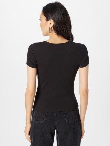 Tricou de la Tommy Jeans pe negru