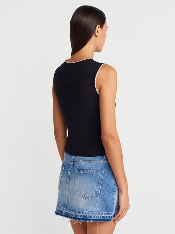 Top di Dilvin in nero