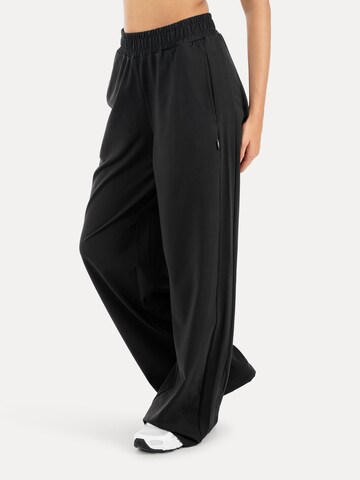 Smilodox Loosefit Jogginghose Jora in Schwarz