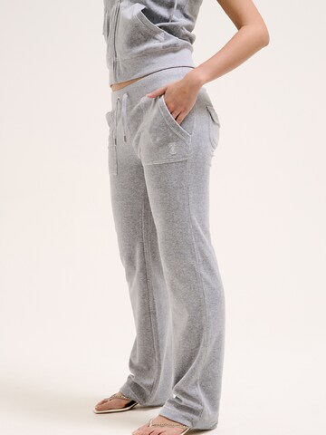 Tapered Pantaloni sportivi di Juicy Couture in grigio