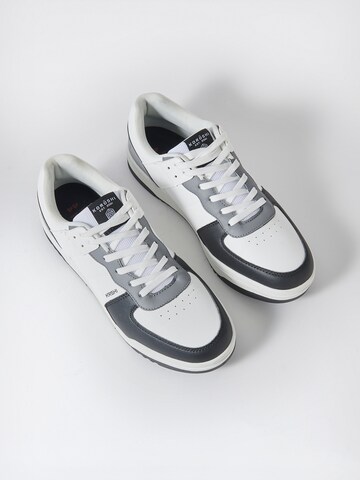 KOROSHI Sneaker in Weiß