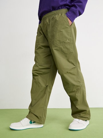 Loosefit Pantaloni 'ESS' di Jordan in verde