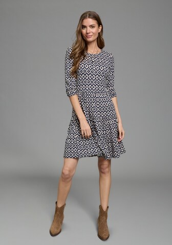LAURA SCOTT Dress in Blue: front