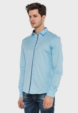 CIPO & BAXX Regular Fit Hemd MARCO mit Kontrast-Saum und Knopfleiste in Blau