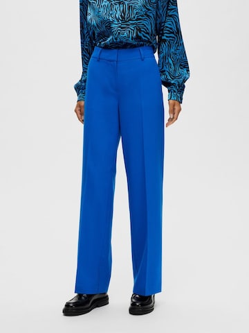 Regular Pantalon à plis 'RITA-SEBINA' SELECTED FEMME en bleu : devant