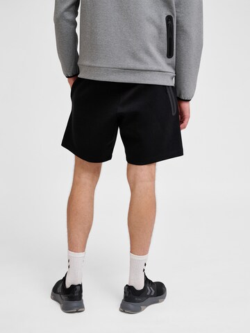 Regular Pantalon 'Tech Fleece' Hummel en noir