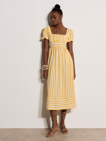 Robe ' ' Apricot en jaune