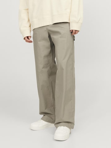 JACK & JONES Wide leg Cargo Pants in Beige: front