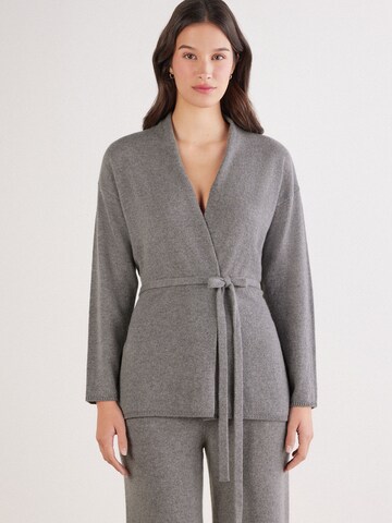 INTIMISSIMI Strickjacke in Grau: Vorderseite
