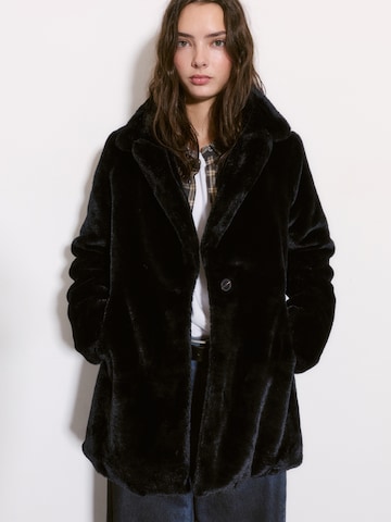 Pull&Bear Jacke in Schwarz: Vorderseite