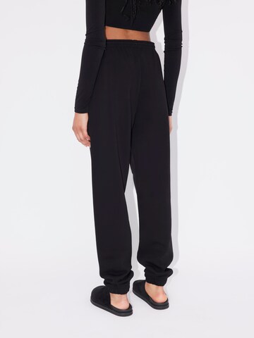 Loosefit Pantaloni 'Coven' de la LeGer by Lena Gercke pe negru