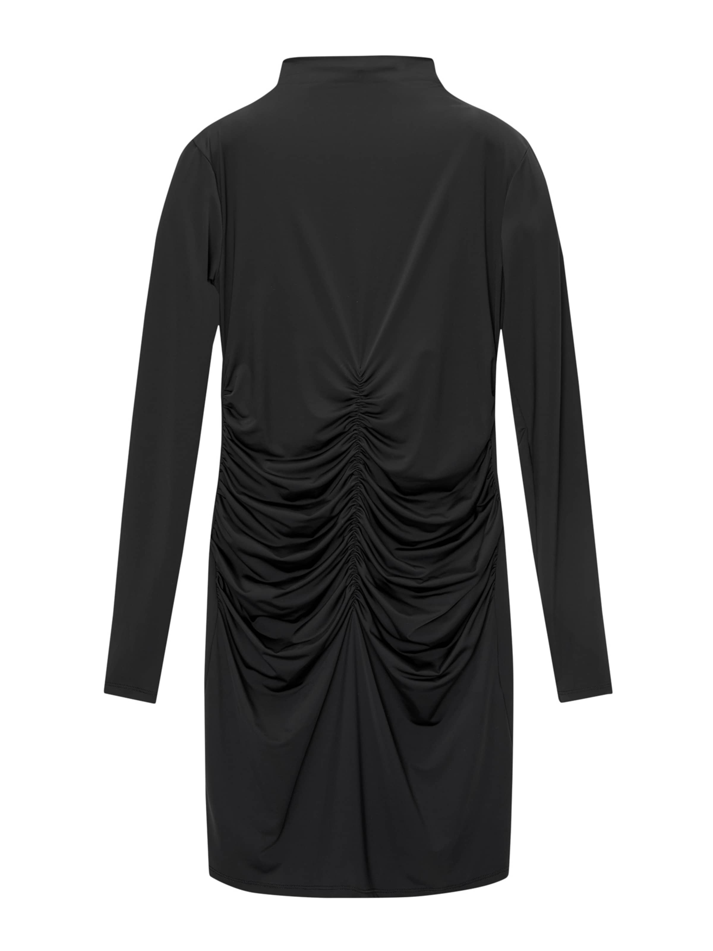 Robe Pull&amp;Bear en noir : devant