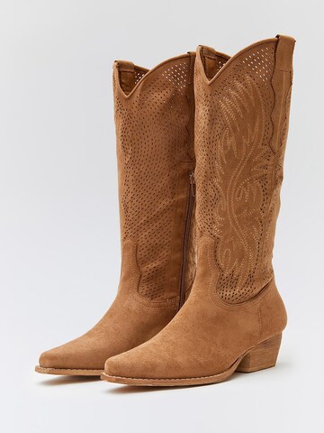 BUONAROTTI Cowboy Boots in Beige: front
