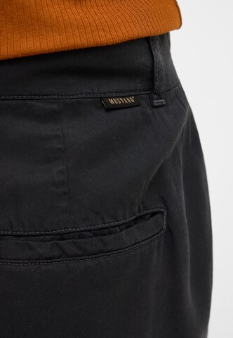 MUSTANG Regular Hose 'Meigs ' in Schwarz