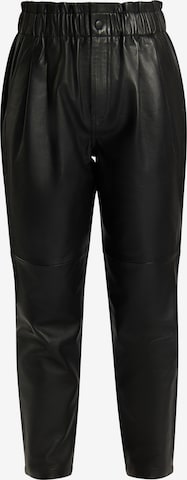 DreiMaster Vintage Tapered Pleat-Front Pants 'Incus' in Black: front