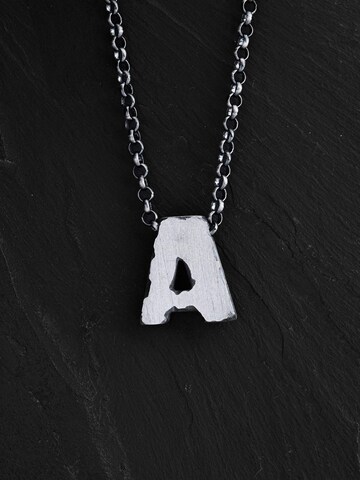 Collana 'Letter A' di REYTEL in argento: frontale