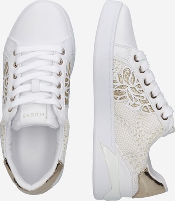 Baskets basses 'REFRESH2' GUESS en blanc