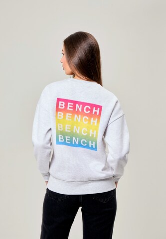 BENCH Sweatshirt in Grau: Vorderseite