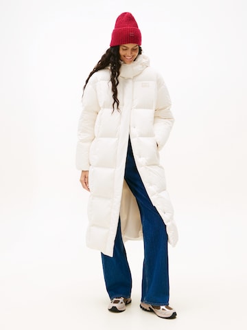 Tommy Jeans - Abrigo de invierno 'ALASKA' en blanco: frente