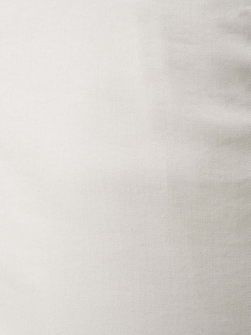 Organication Slimfit Shorts in Weiß