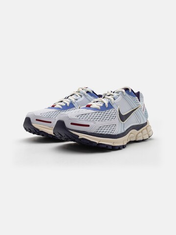Nike Sportswear - Sapatilhas baixas 'ZOOM VOMERO 5' em azul: frente