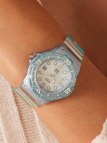 Montre à affichage analogique CASIO en bleu