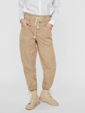 Effilé Pantalon 'Flame' VERO MODA en beige : devant