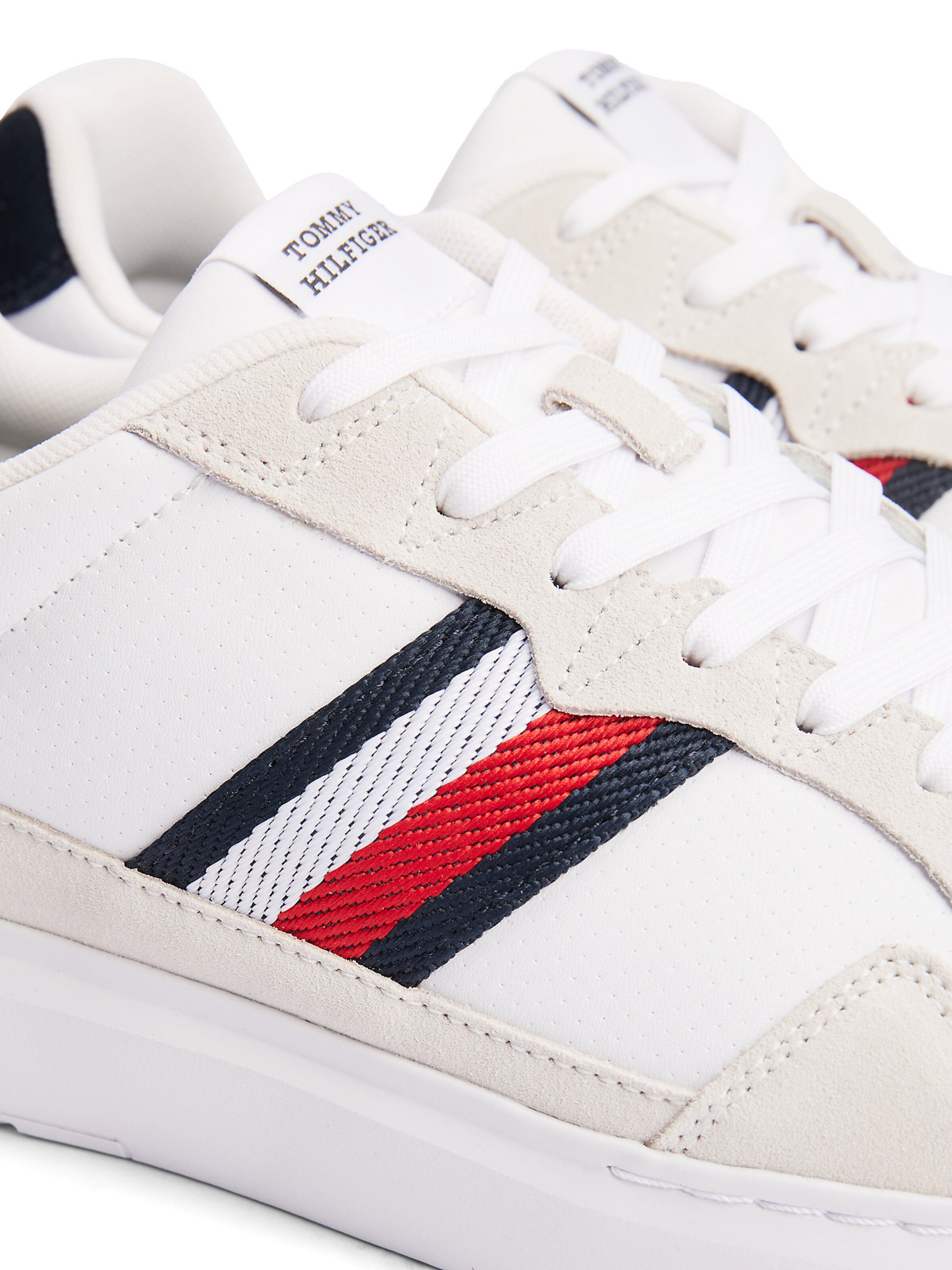 Baskets basses TOMMY HILFIGER en blanc
