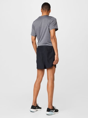 NIKE Regular Sports trousers 'Challenger' in Black
