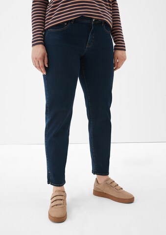 TRIANGLE Slimfit Jeans in Blauw: voorkant