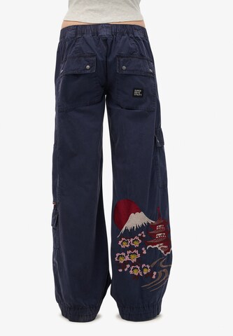 Superdry & Co Loosefit Cargobroek in Blauw: voorkant