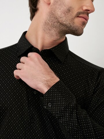 DESOTO Slim fit Button Up Shirt in Black