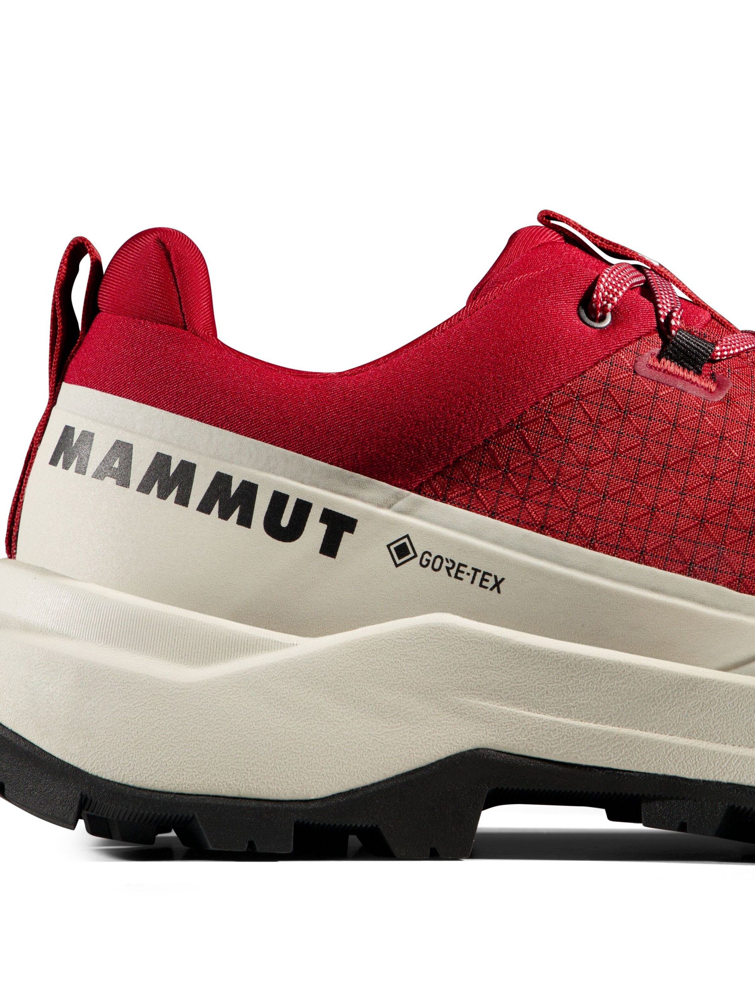MAMMUT Flats 'Sertig III' in Red