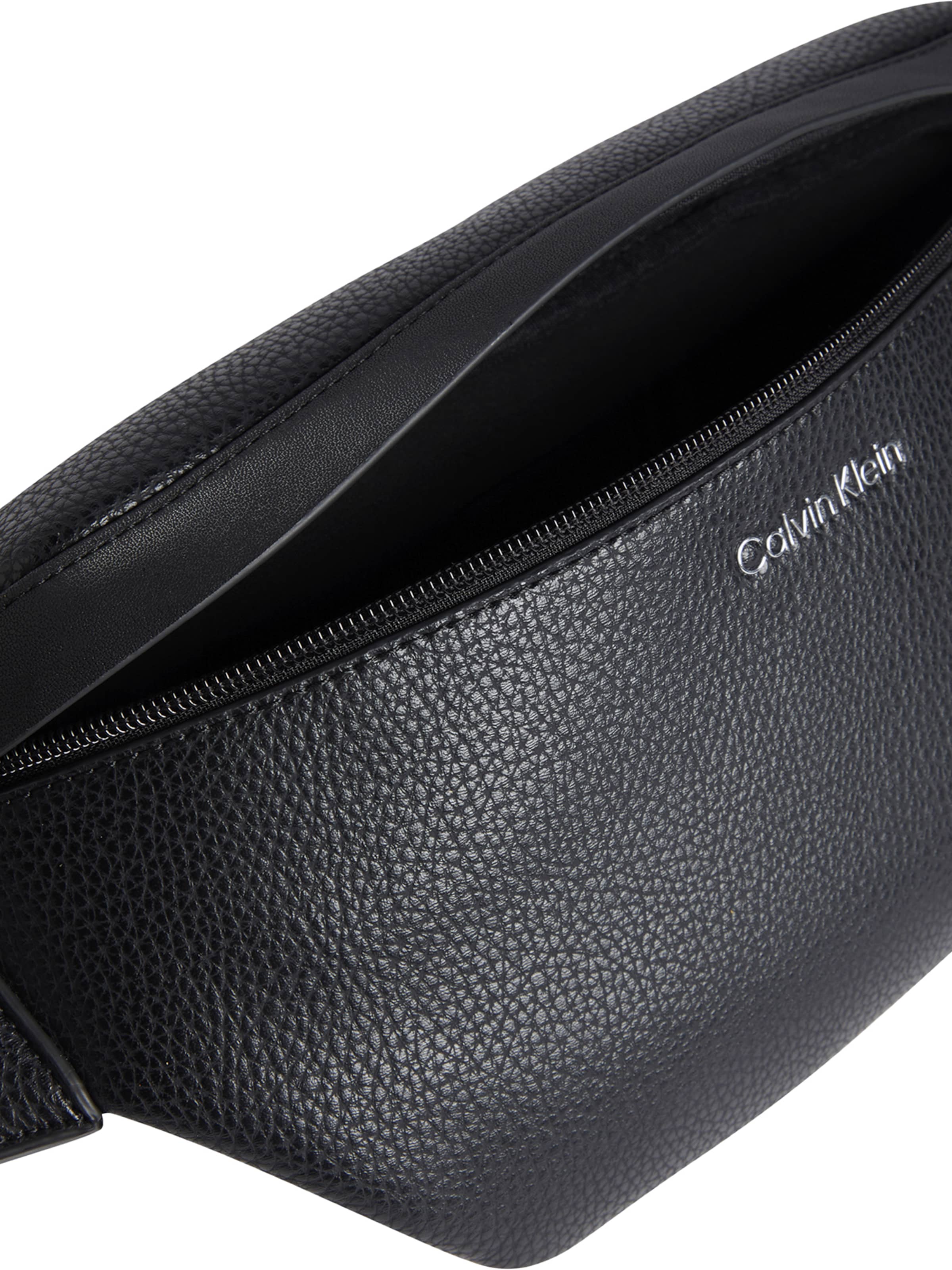 Calvin Klein Ľadvinka 'MUST' - Čierna