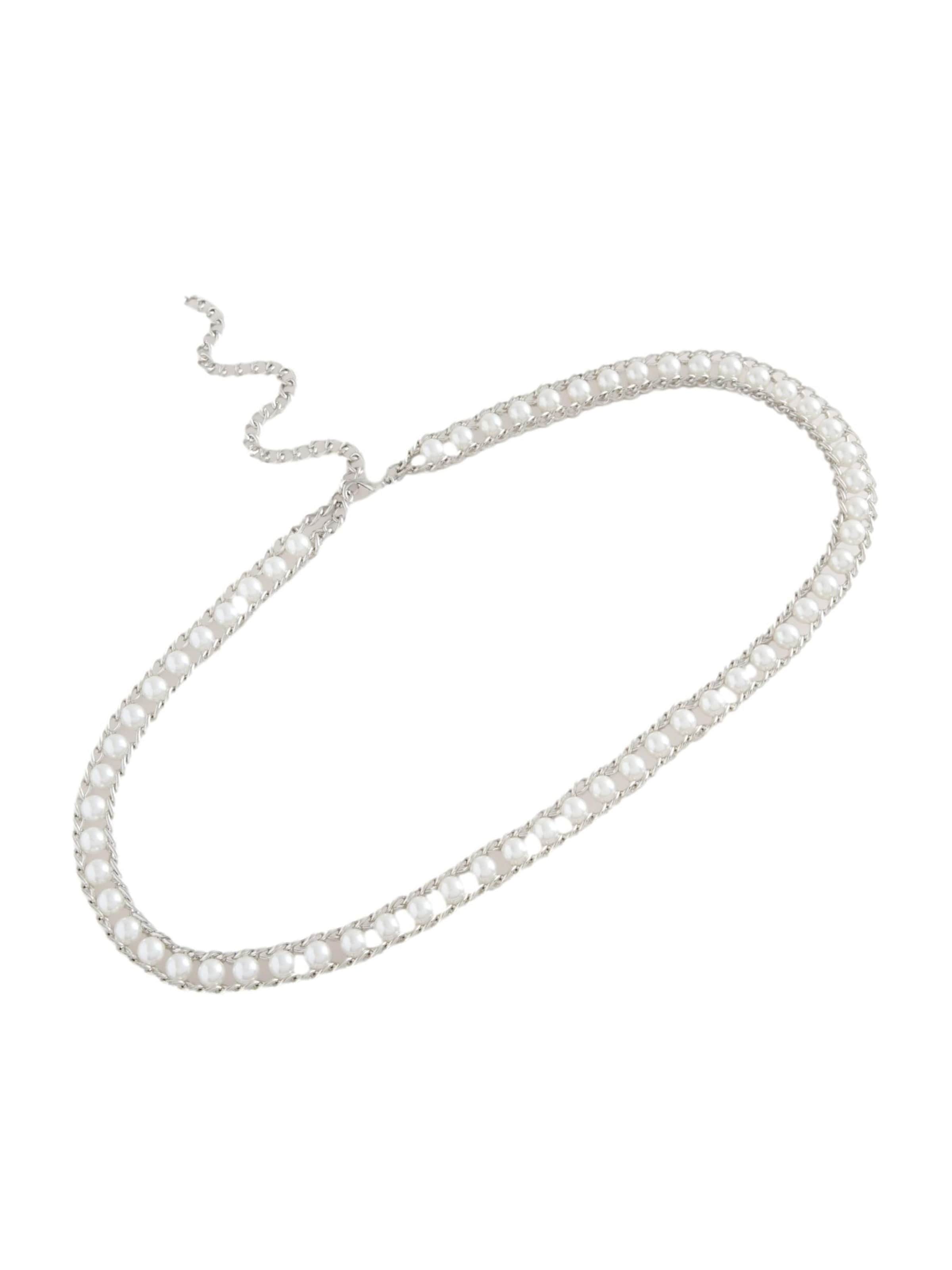 Next Opasky - Strieborná: predná strana