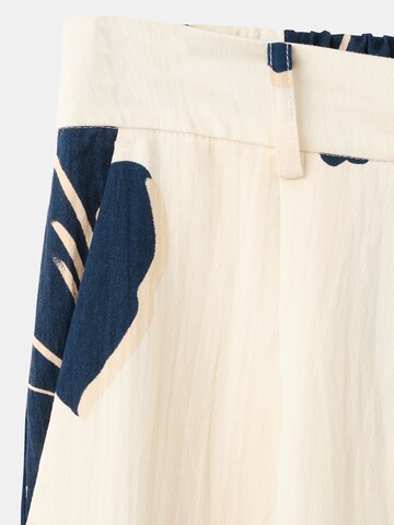 Wide leg Pantaloni con pieghe 'Dotter' di MANGO in bianco